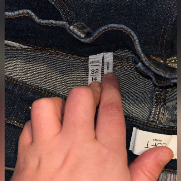 Like new LOFT Women's Deep Blue Skinny Jeans - Picture 3 of 3